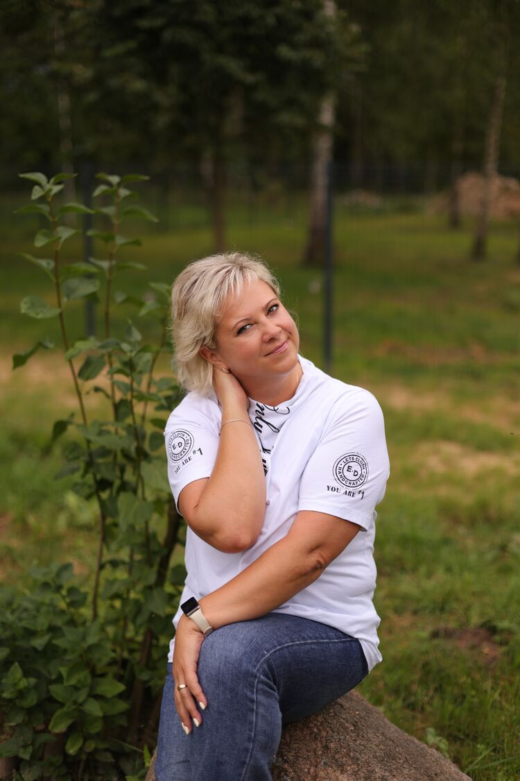  54320789  SVIATLANA, 42 ,    