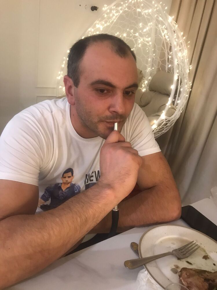  ,   Rafael, 39 ,   ,   