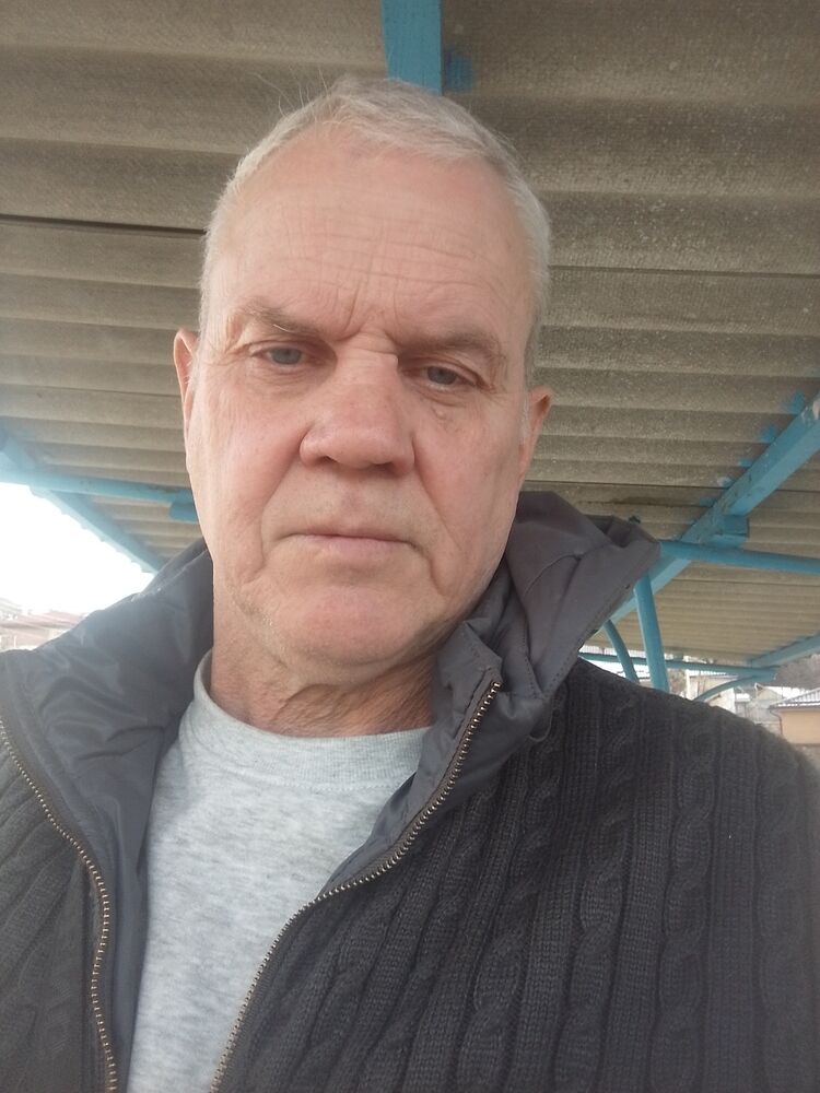  40192459  Viktor, 61 ,    --