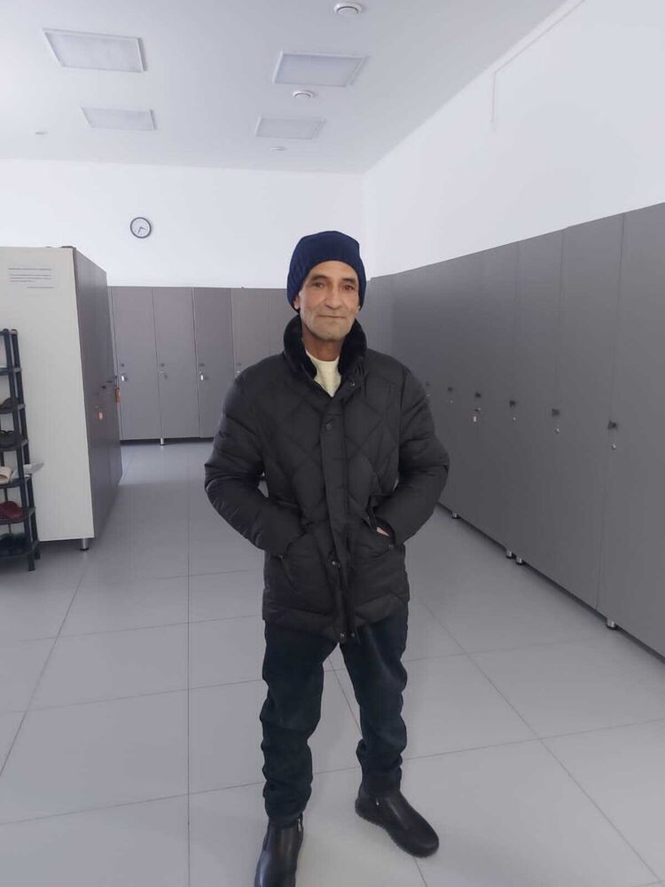  40891709  Azer, 61 ,    