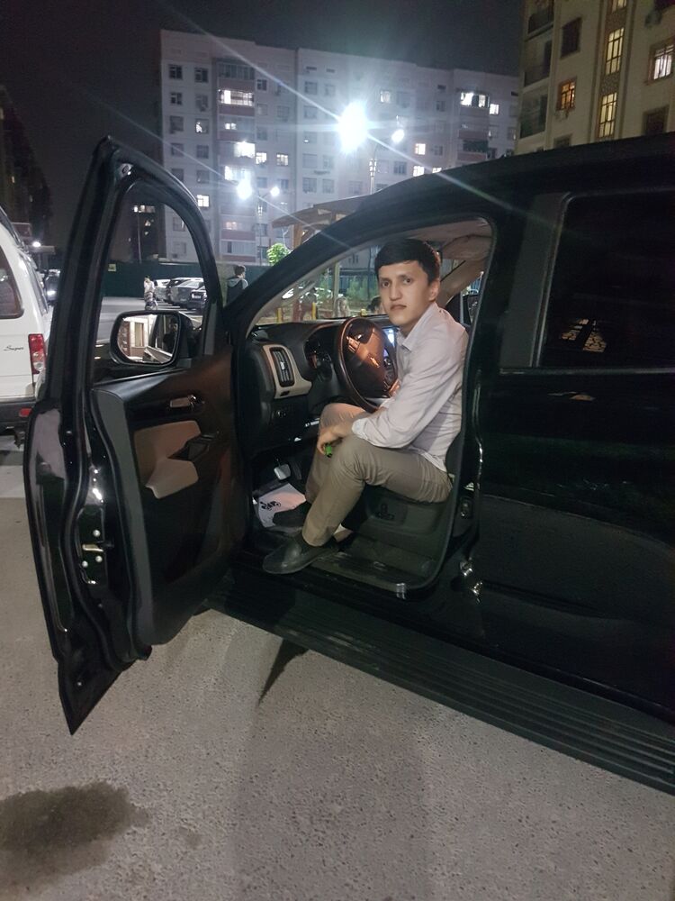  28078109  Erik, 31 ,    
