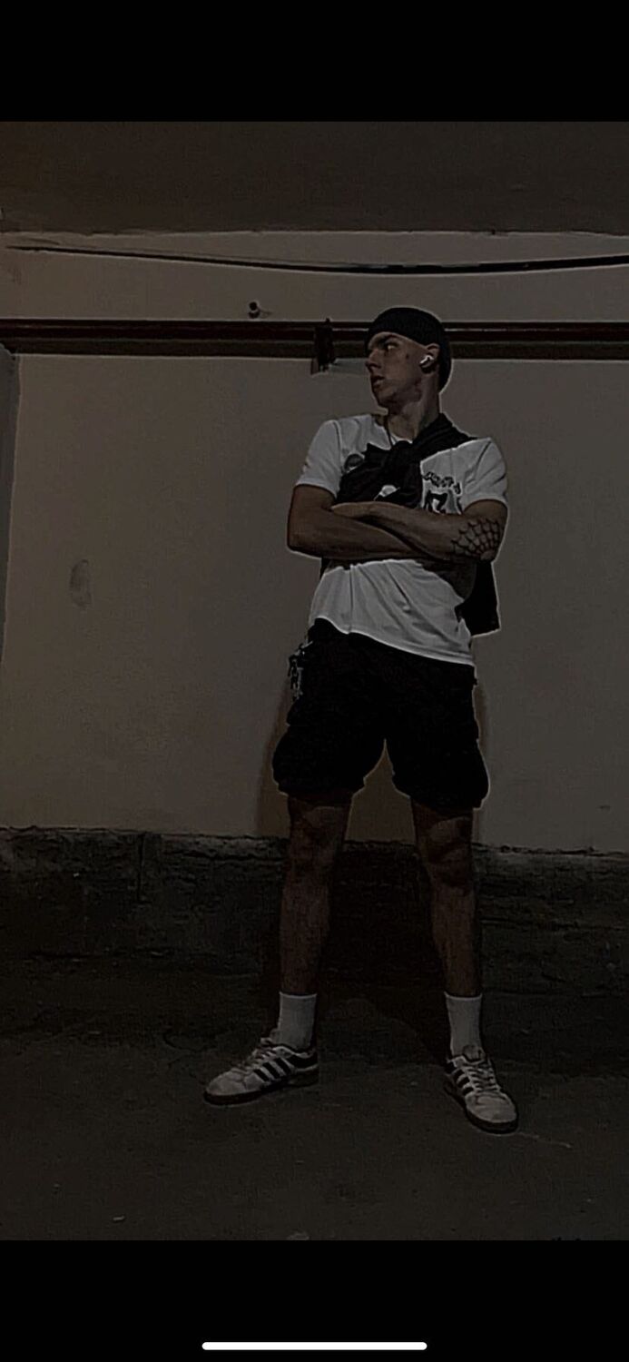  31798739  , 22 ,    -