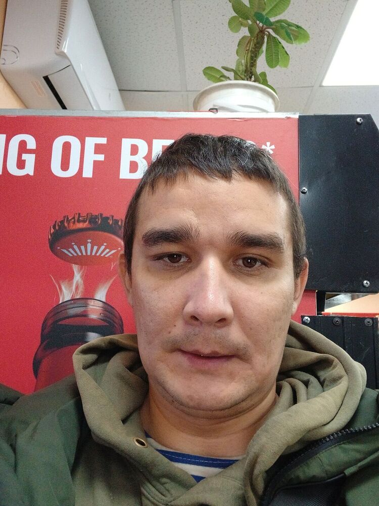  48955479  Martin, 35 ,    