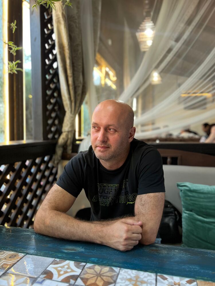  --,   , 40 ,     , c 