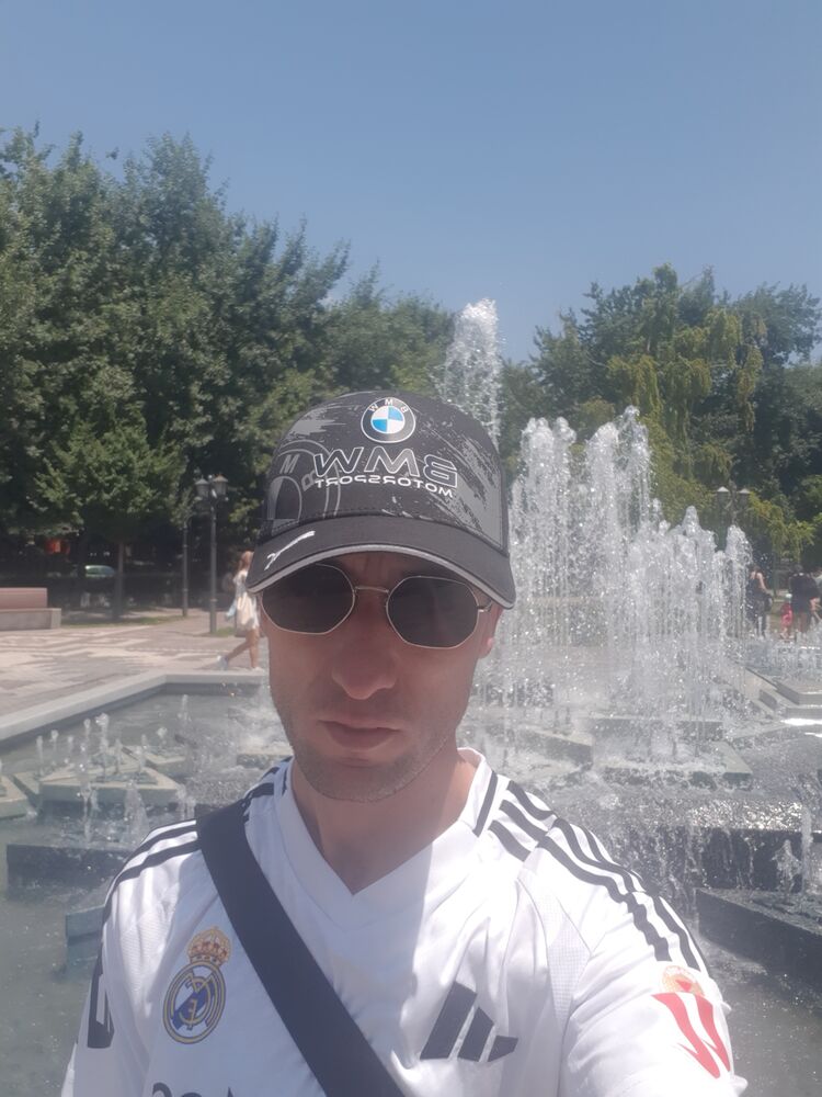  47816959  Karen, 39 ,    