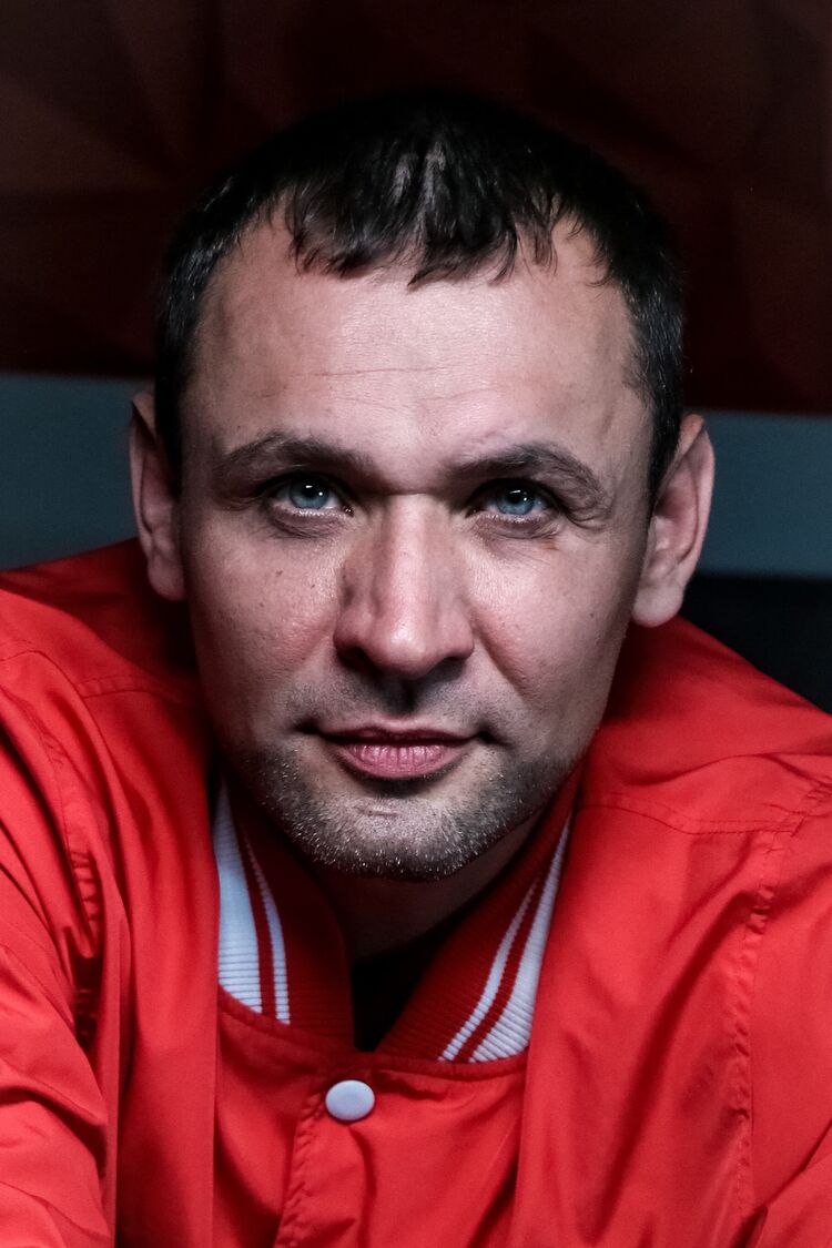  52654229  Pavel, 40 ,    