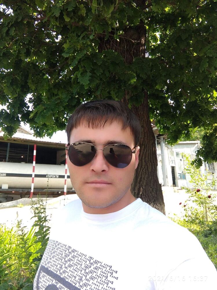  28744789  Vladi, 37 ,    