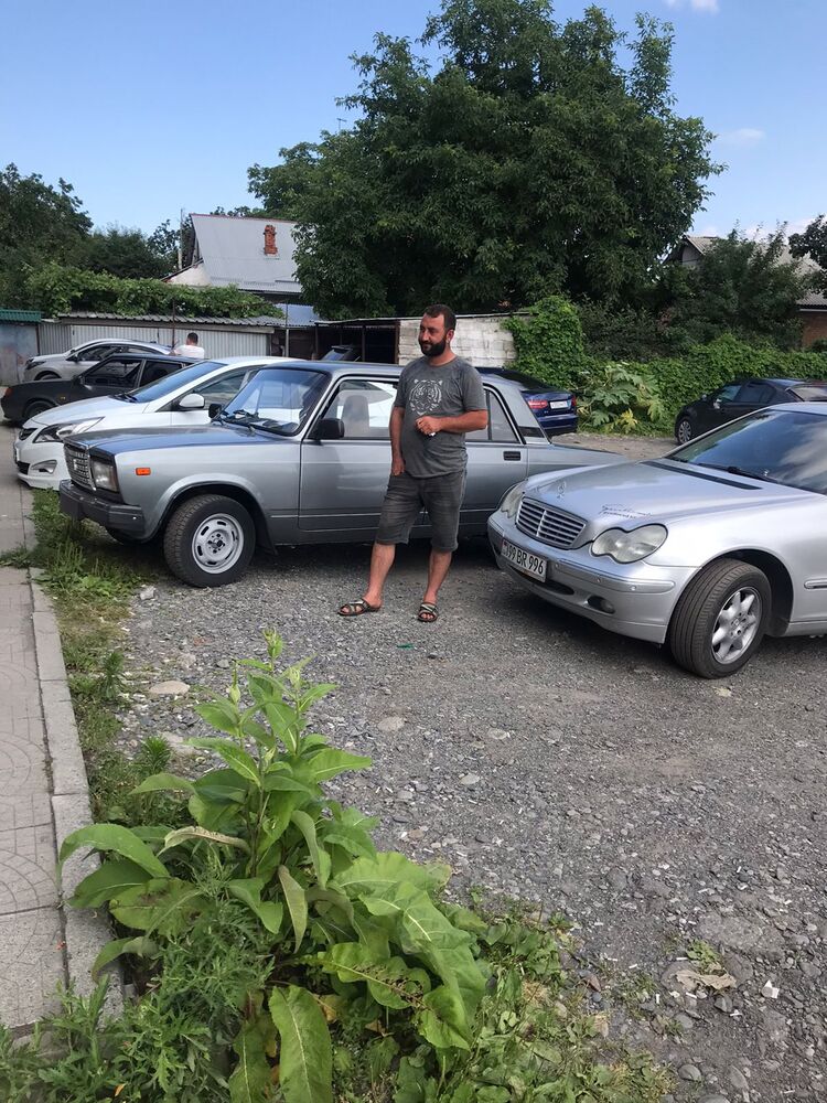  27715329  Sevak, 35 ,    