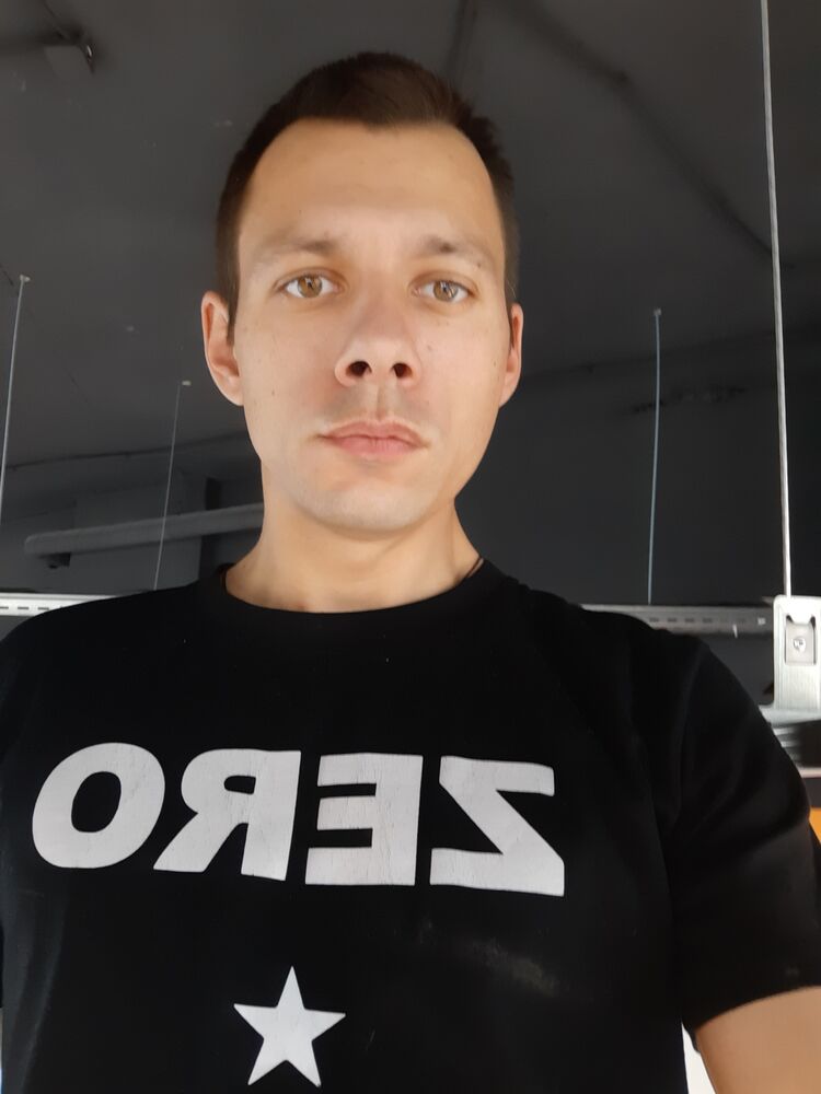  30088109  Vladimir, 37 ,    