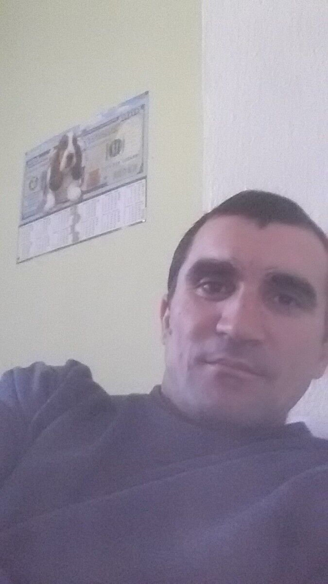  11668019  Dimon, 43 ,    