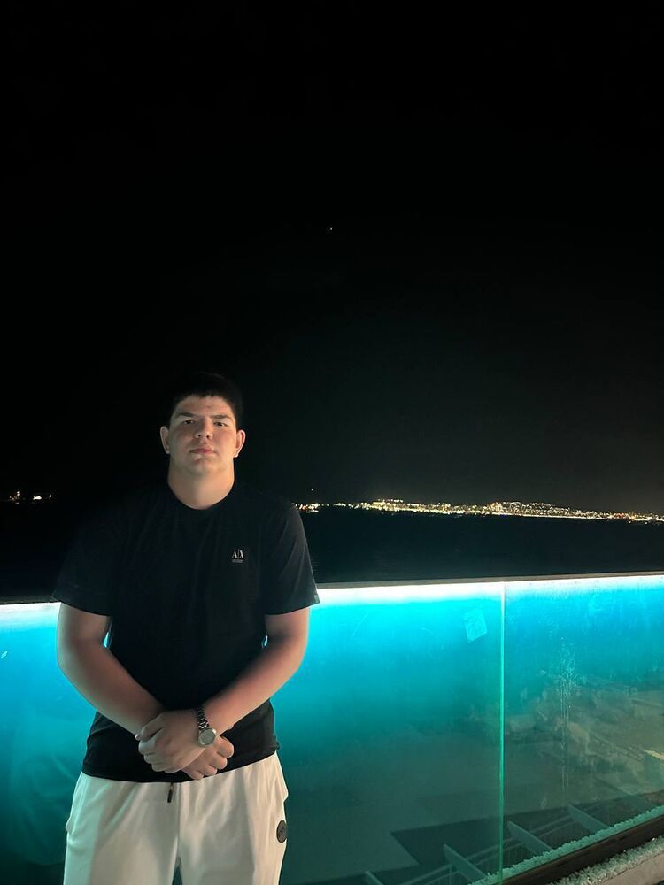  -,   , 18 ,   