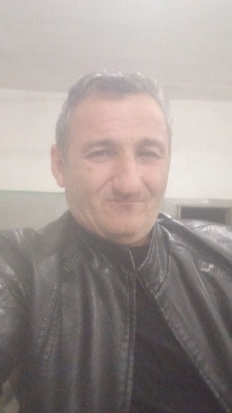  46822319  Eldeniz, 47 ,    