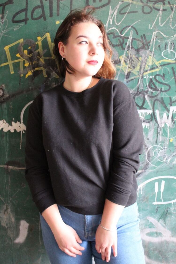  ,   Alina, 25 ,   ,   , c 