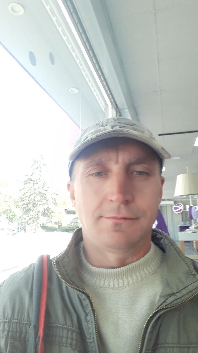  16294949  Alexei, 52 ,    