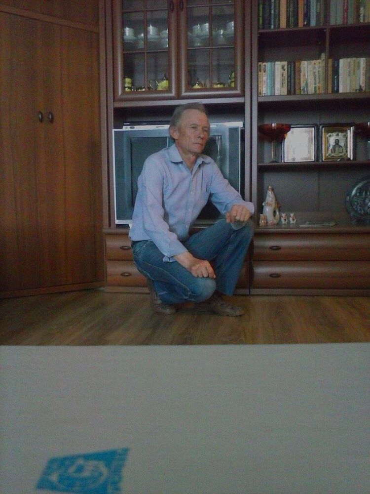  11082219  Viktor, 64 ,    