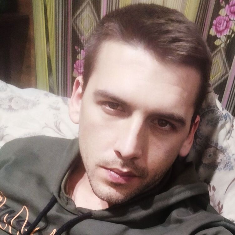  25783379  , 32 ,    