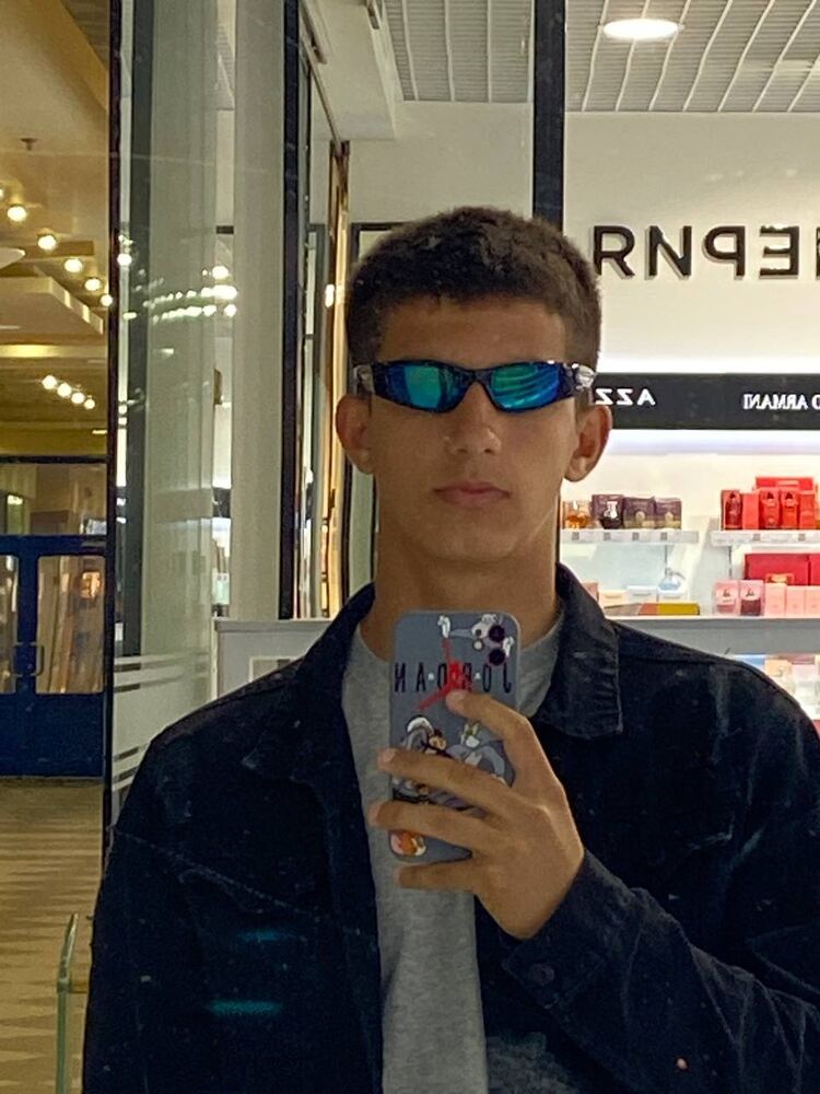  ,   Mikail, 20 ,   ,   