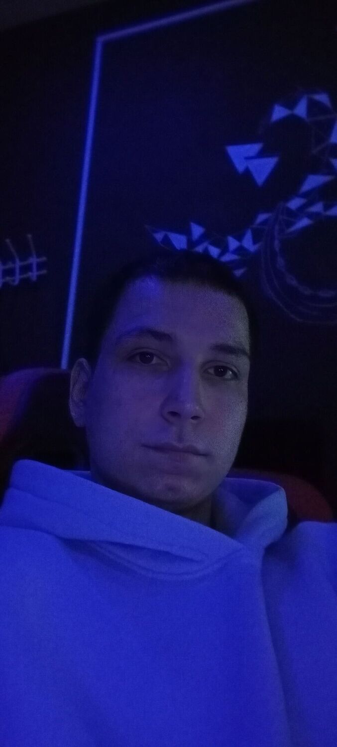  42814879  , 24 ,    