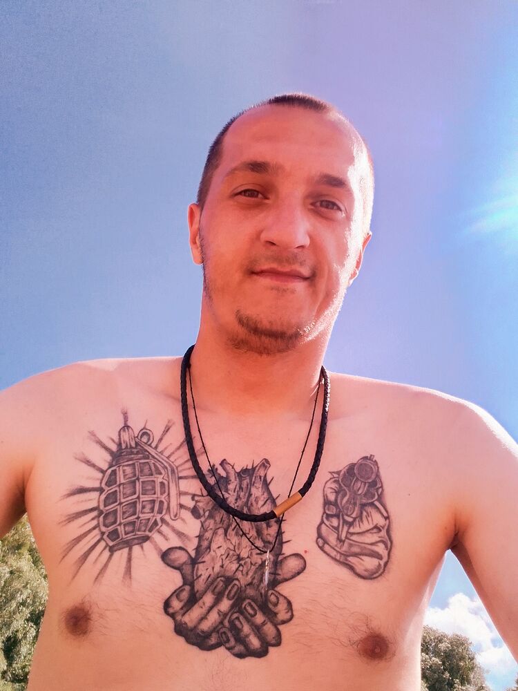  ,   Artyom, 32 ,   ,   , c 