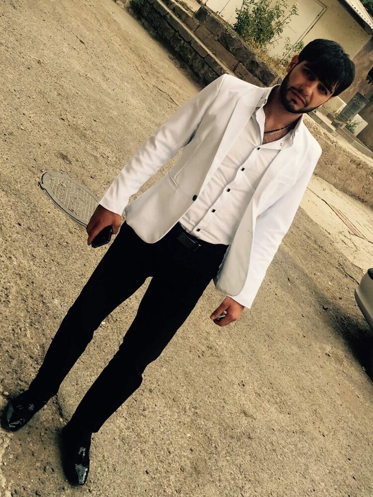  ,   Narek, 32 ,   ,   , c 