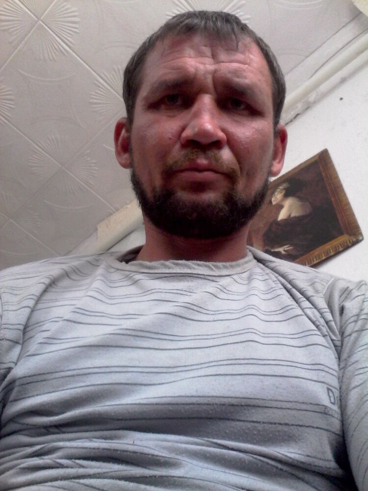  ,   Viktor, 44 ,   