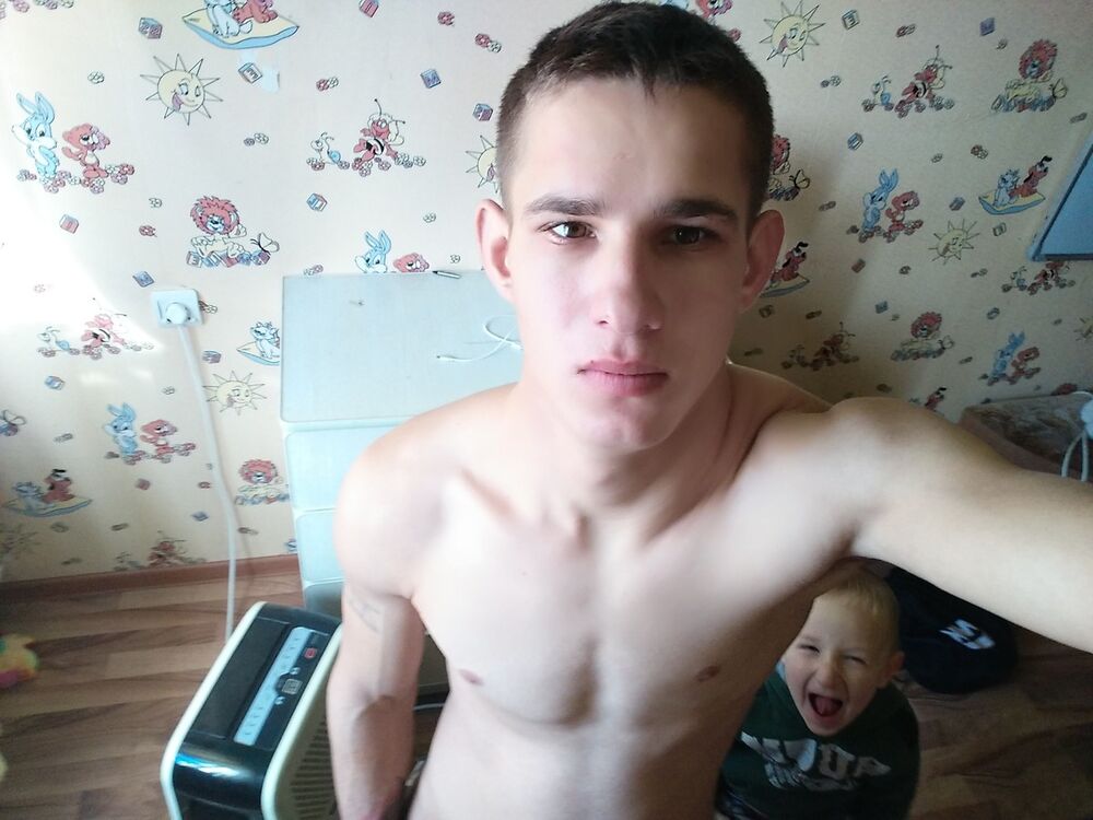  15079739  Andrej, 26 ,    