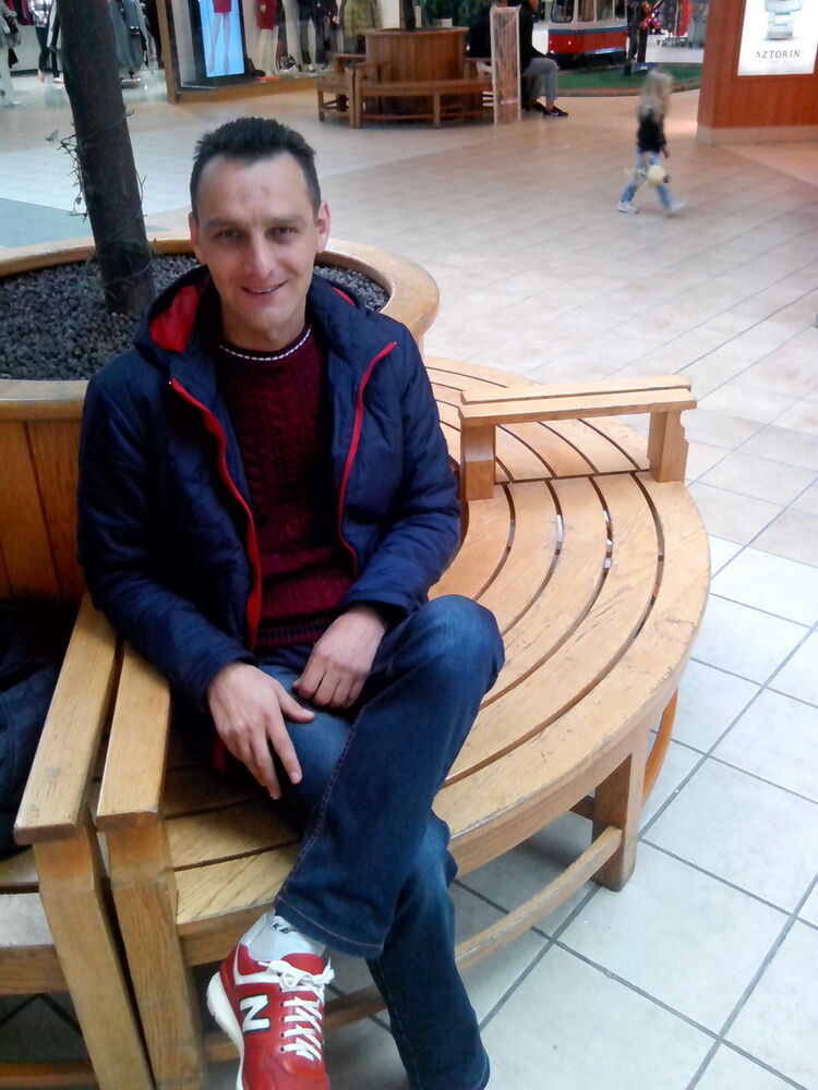  12537419  Andrij, 41 ,    