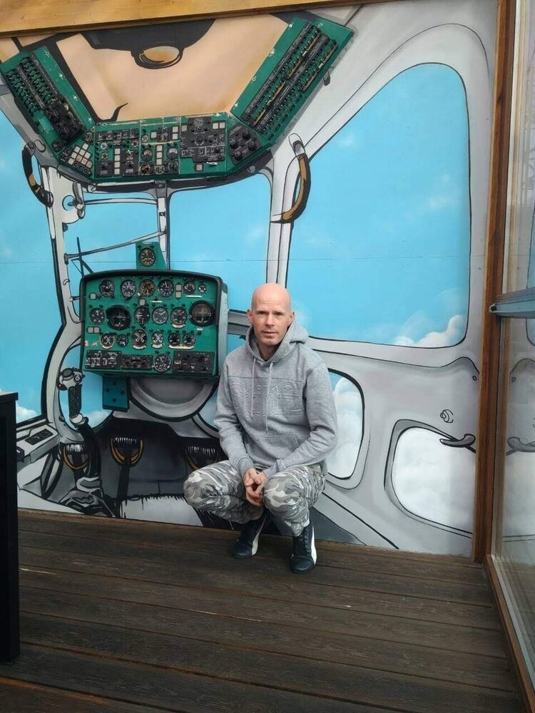  ,   Anton, 37 ,   ,   , c 