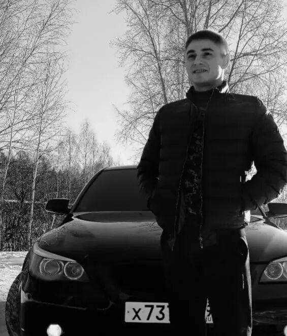  51940049  Vladislav, 31 ,    