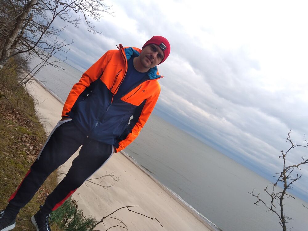  ,   Denis, 35 ,   ,   , c 