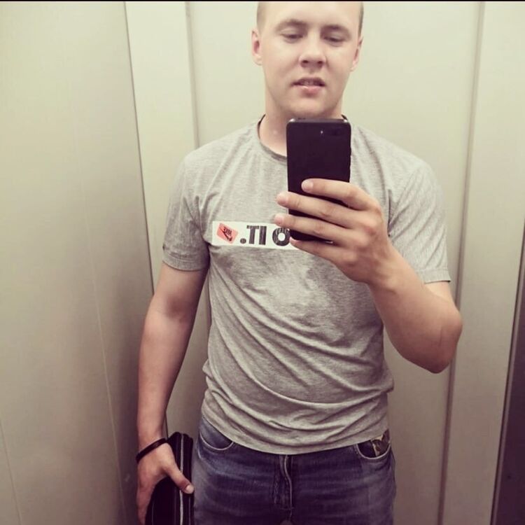 ,   Denis, 28 ,   ,   