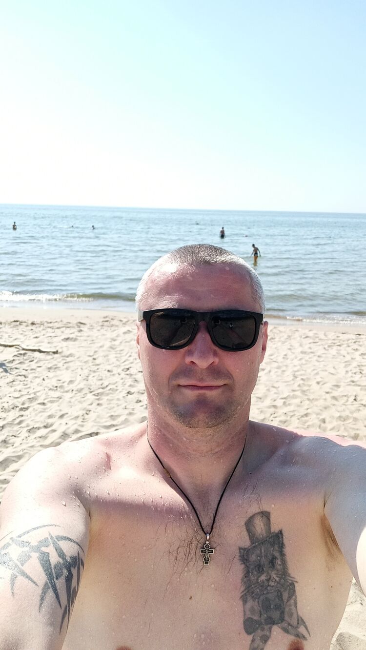  ,   Nikolajus, 43 ,   ,   