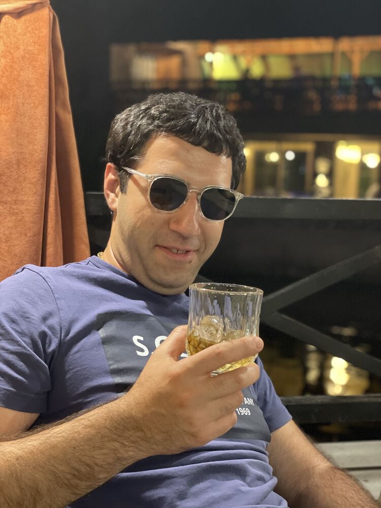  ,   Narek, 37 ,   ,   