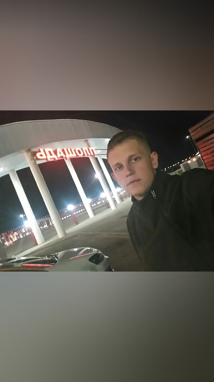  29998599  Ilya, 25 ,    