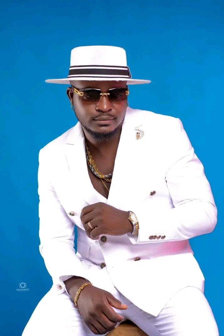  54405989  Dannick eba, 40 ,    