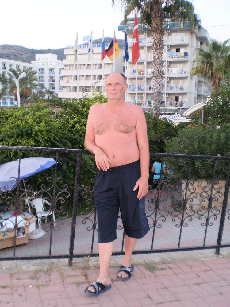  13684469  Aleks, 55 ,    