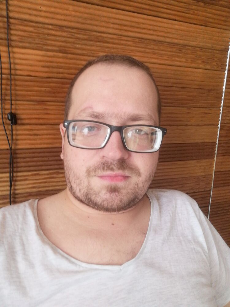  47053669  , 34 ,    