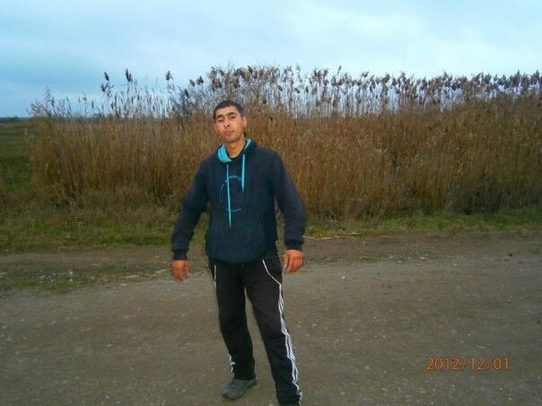  12104929  Artur, 31 ,    