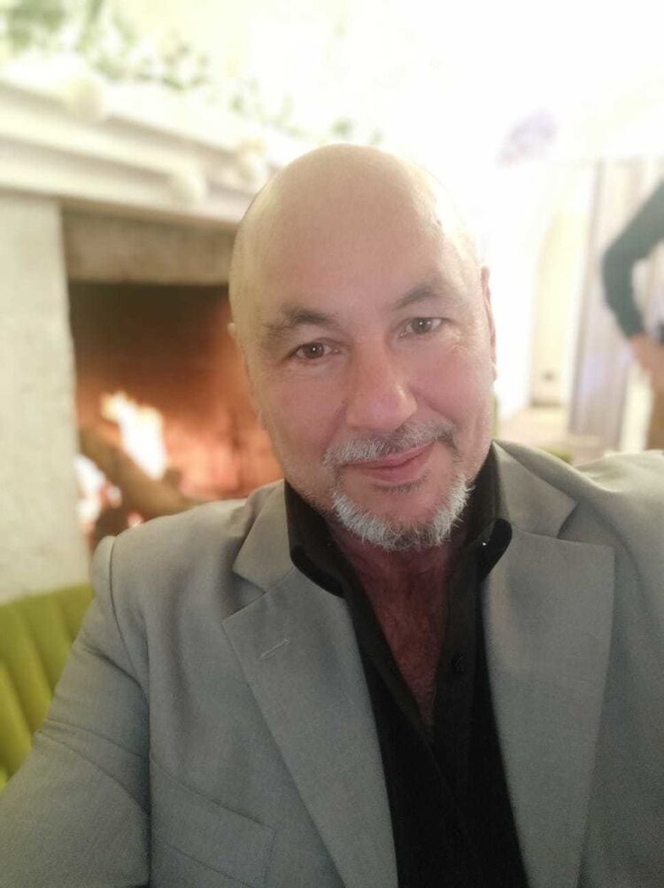  ,   Roberto, 61 ,   ,   , c , 