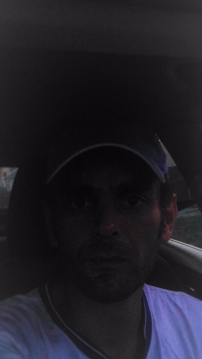  11210029  Artur, 37 ,    