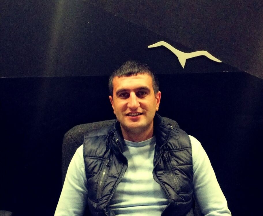 ,   Artur, 40 ,   ,   , c 