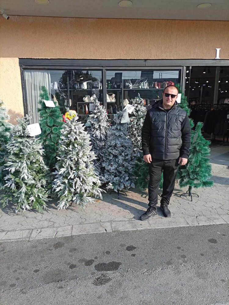  54696009  Dato, 40 ,    