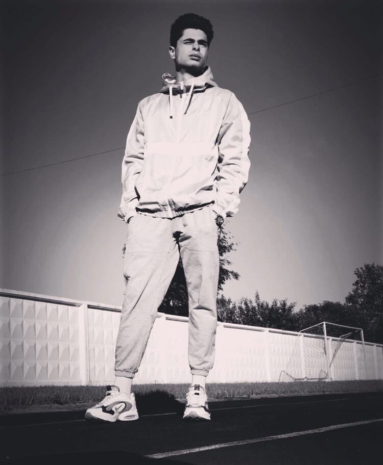  ,   , 24 ,   