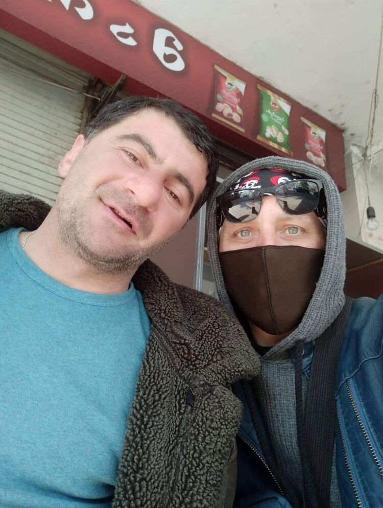  46588199  Leri, 44 ,    