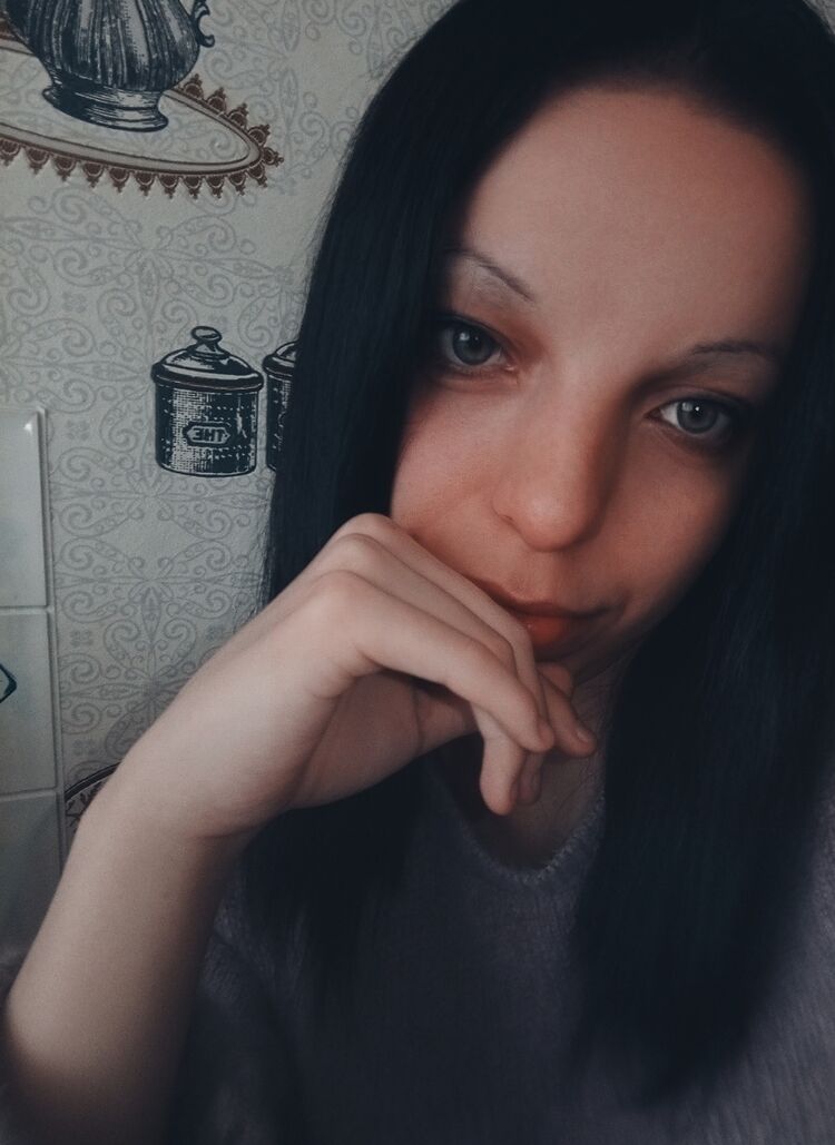  51747139  Arina, 22 ,    