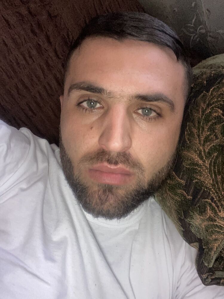  46646409  Armen, 29 ,    