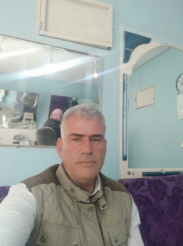  43857699  Ayhan, 52 ,     