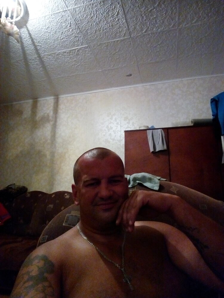  ,   Hellboi, 44 ,   
