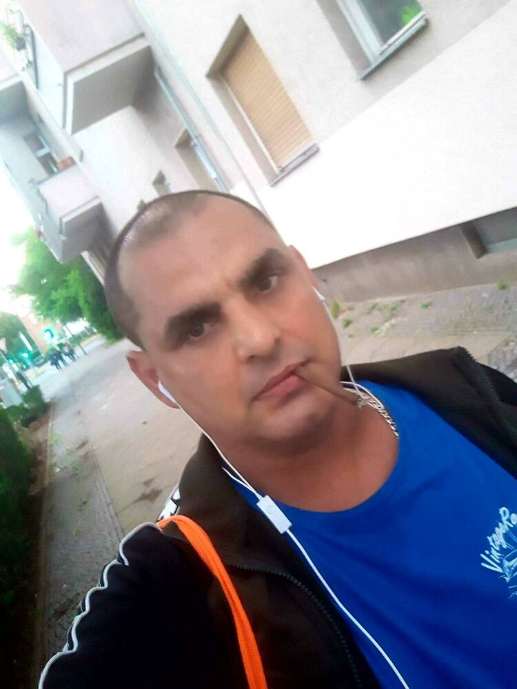  23844499  Vladimir, 46 ,    