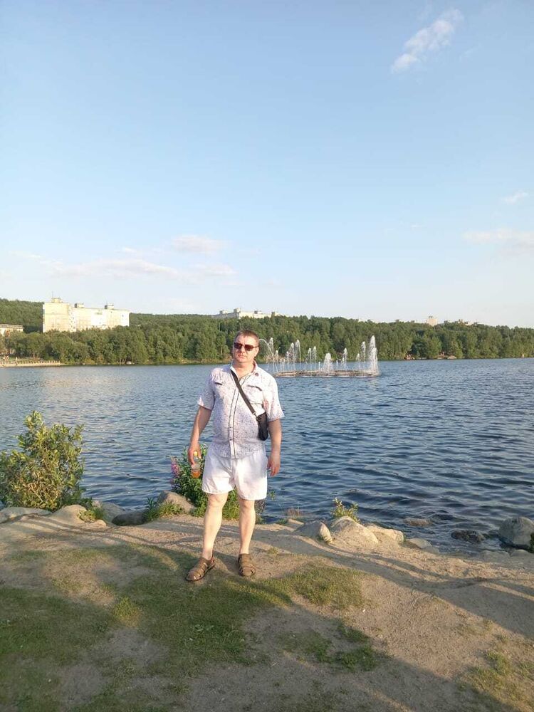  53143889  Viktor, 43 ,    